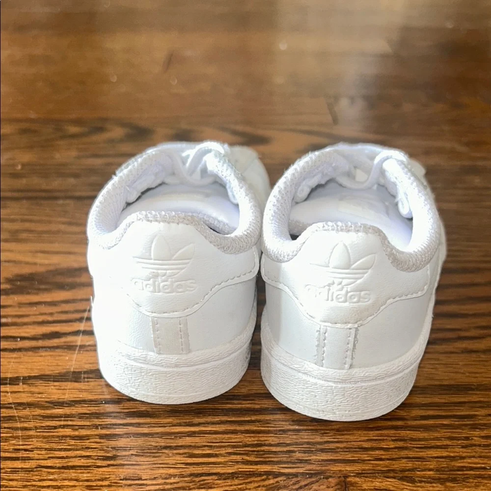 adidas Kids White Sneakers Infant Baby Size 6 Shoes Trainers Unisex 3 Stripes